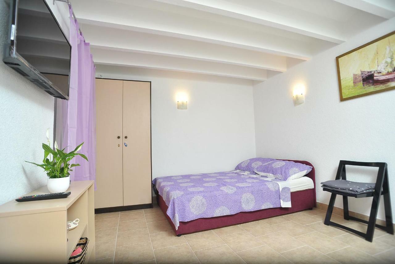 Apartments Sonia & Ana トロギール エクステリア 写真